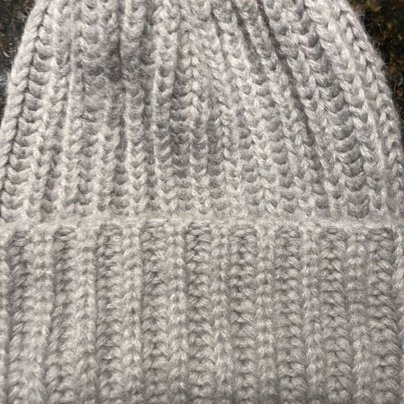 Kate Spade Heritage Wool Blend Pom Pom Chunky Knit Beanie EUC - Picture 4 of 7